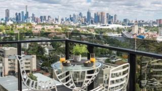 yourtown Draw 475 Photo