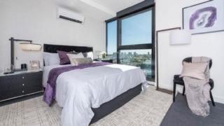 yourtown Draw 475 Photo