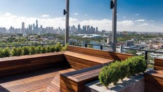 yourtown Draw 475 Photo