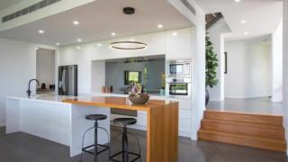 yourtown Draw 476 Photo