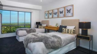 yourtown Draw 476 Photo