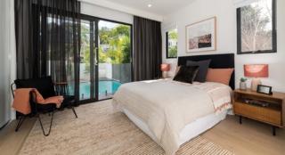 yourtown Draw 501 Photo