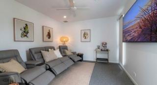 yourtown Draw 515 Photo