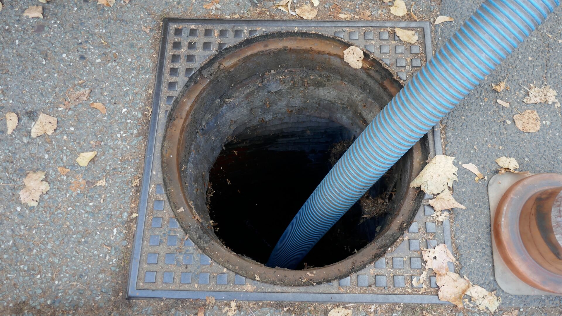 Maintaining Sewage Tank