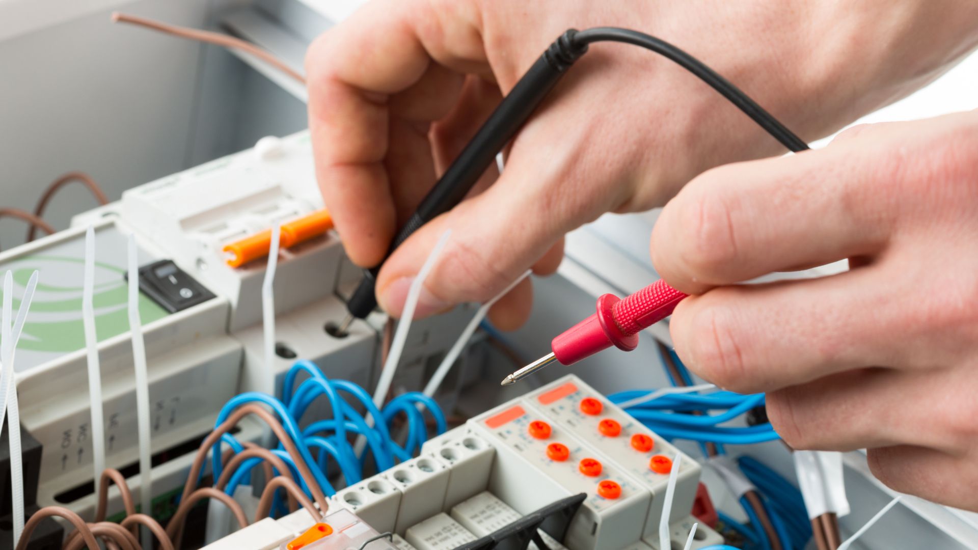 Level Electrician Accredited