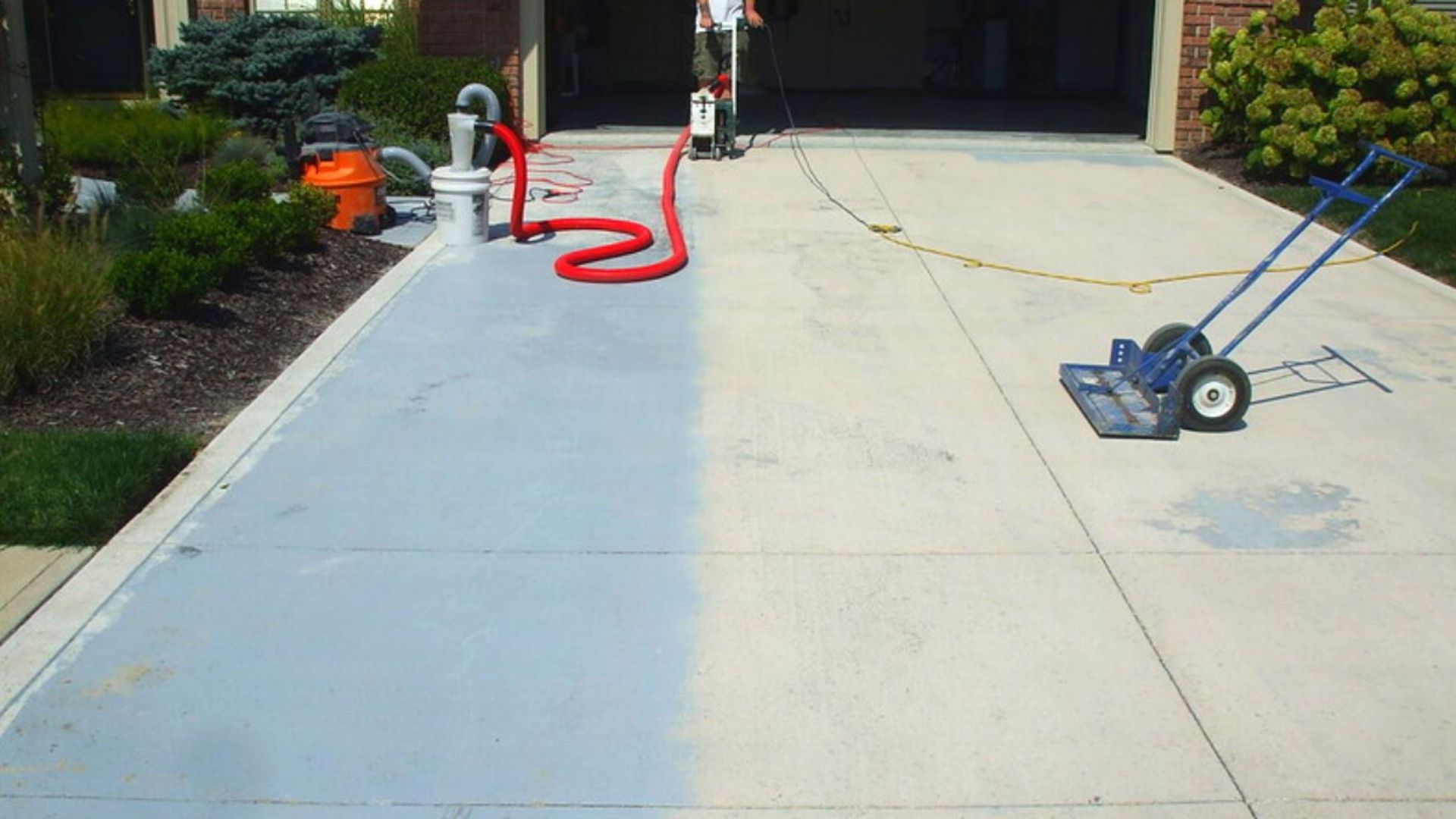 Resurfacing vs Replacing a Driveway: What to Know ‐ Top Coat Concrete