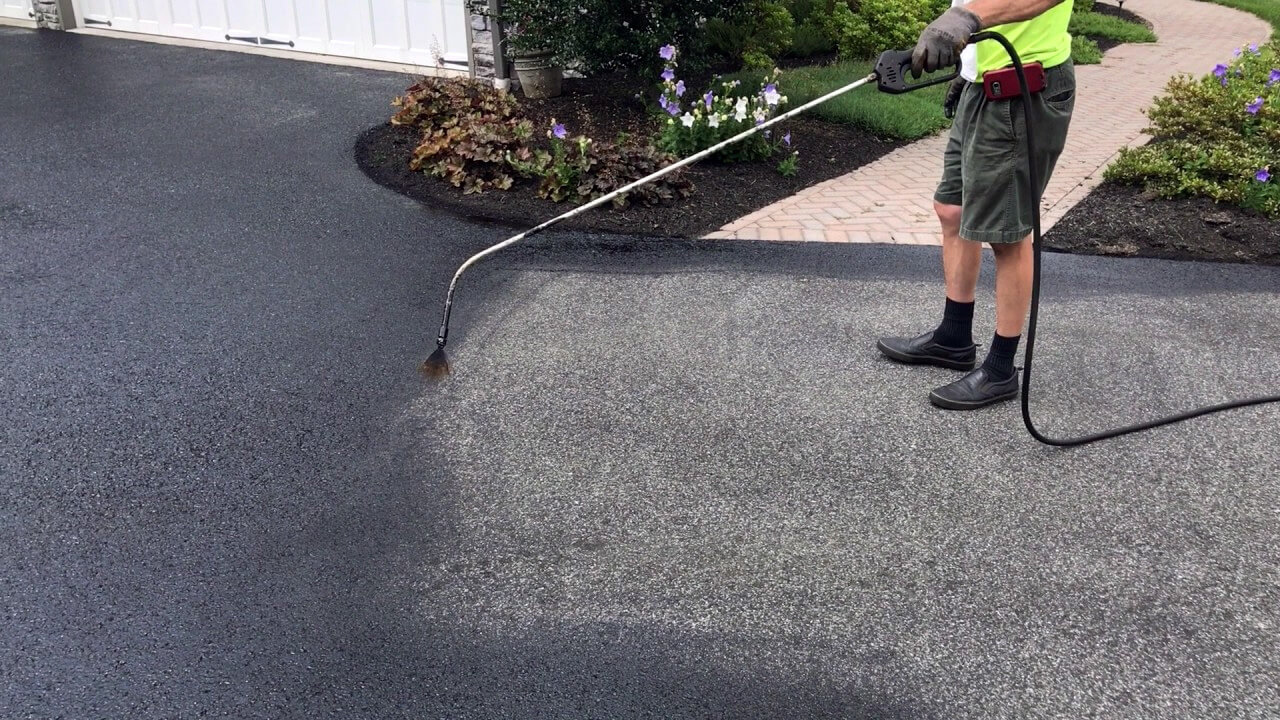 Spray Coating Driveway Black Spray Coating Driveway Black