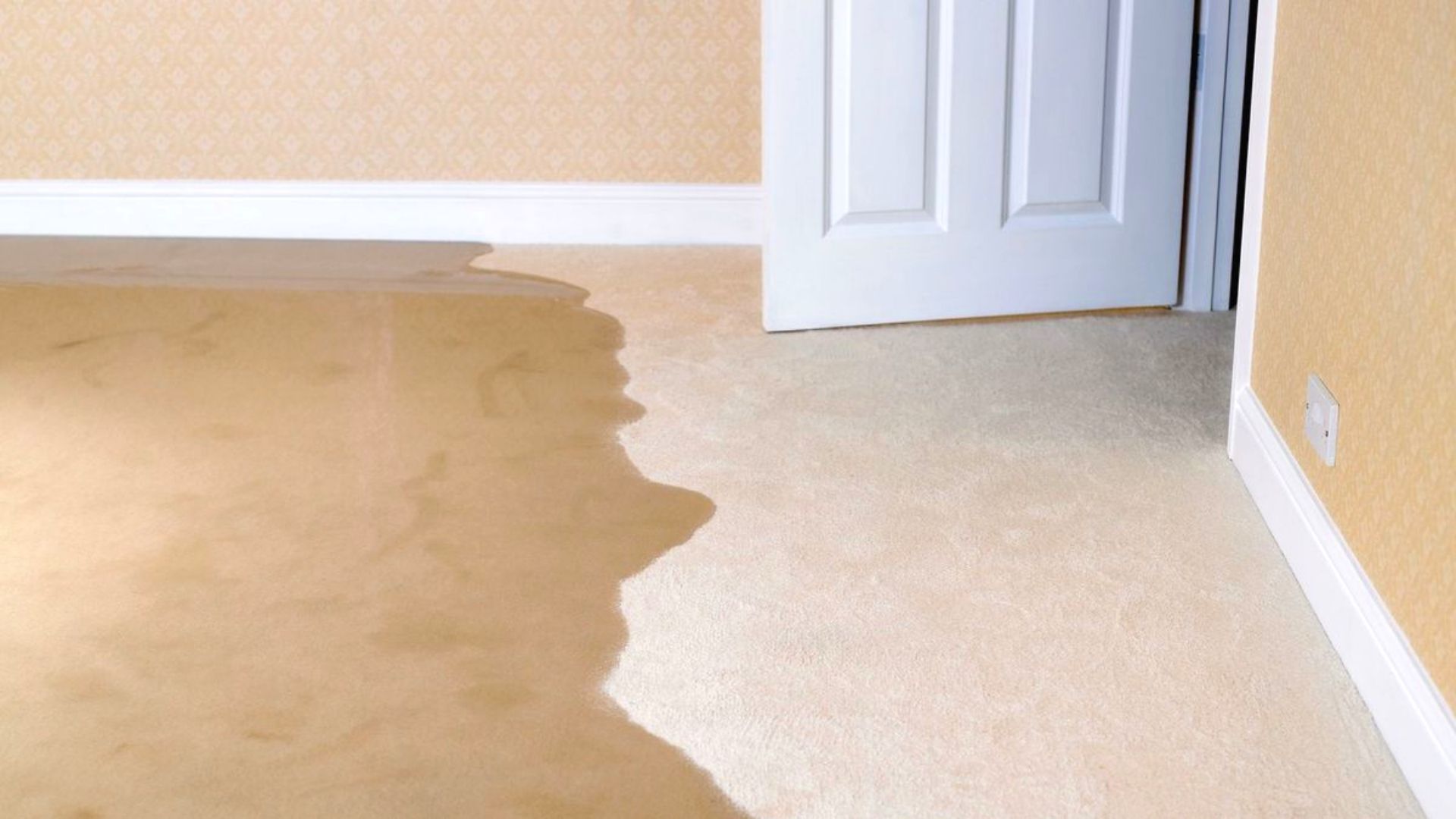 Water Flooding Room In House From Water Leak Water Flooding Room House Water Leak