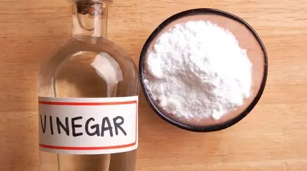 Unclog A Toilet with Baking Soda & Vinegar Unclog A Toilet with Baking Soda & Vinegar