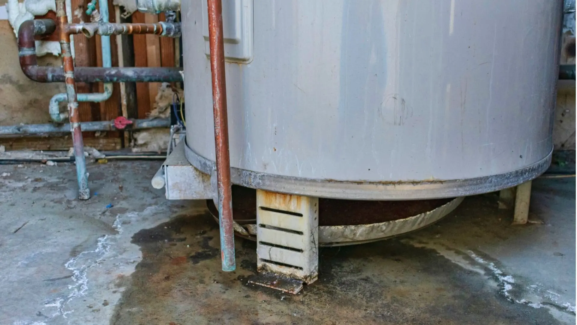 Leaking Water Heater From Base Leaking Water Heater Base