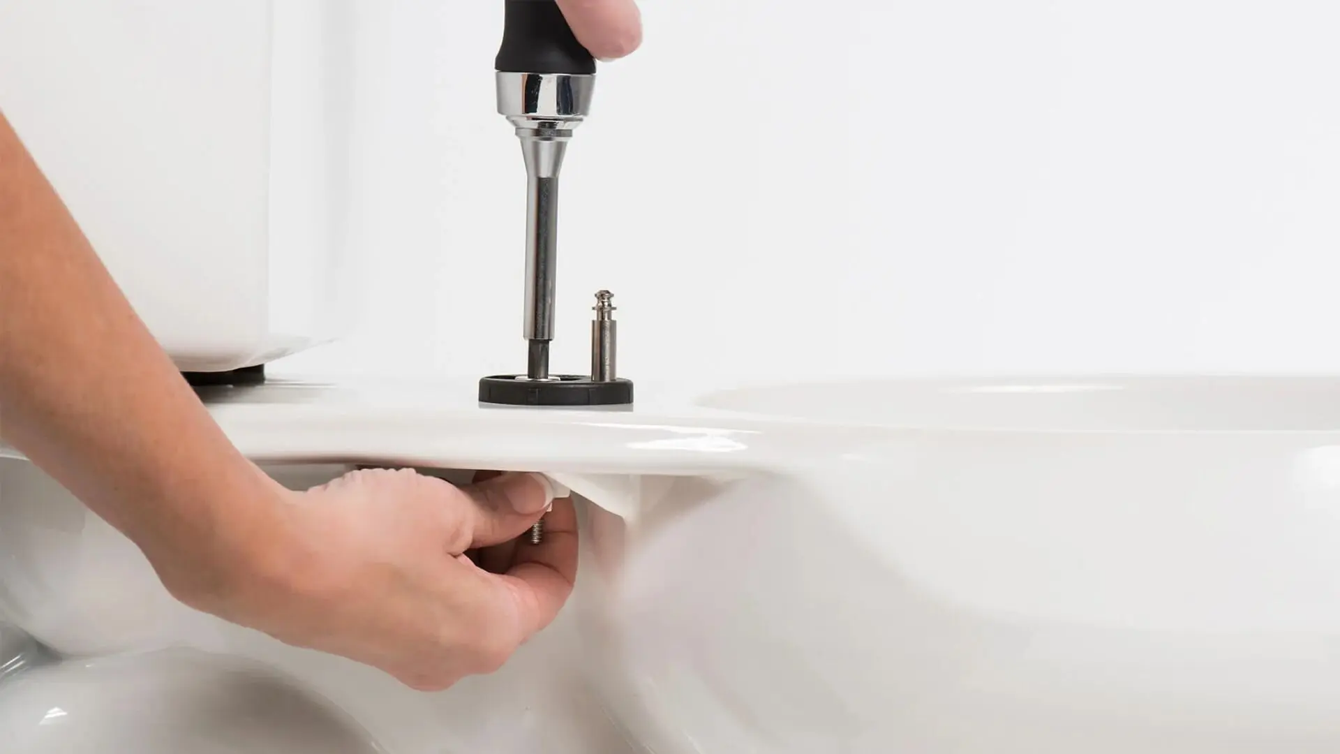 Top Toilet Tips: Tightening Your Toilet Seat & More ‐ Woolf Plumbing