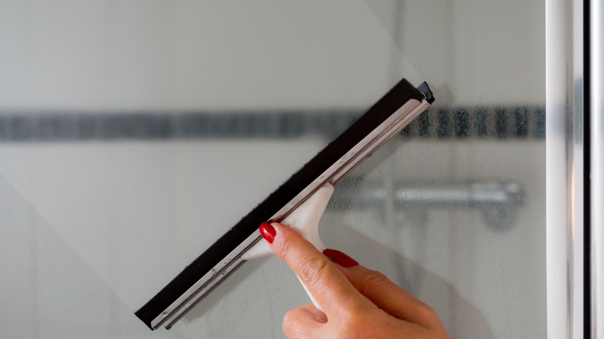 Cleaning Shower Screen