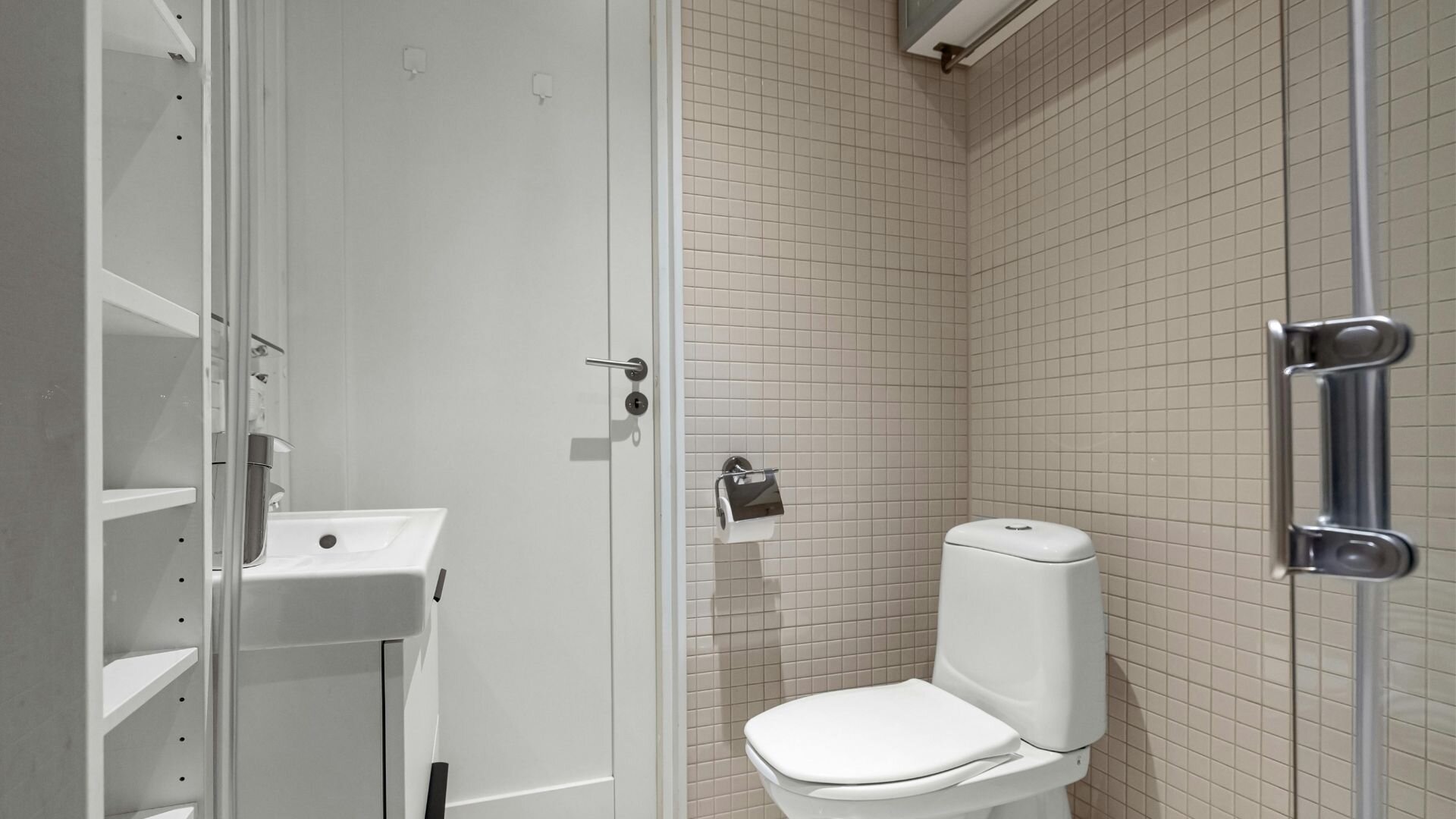 Bathroom Toilet With Venting System Bathroom Toilet Venting System