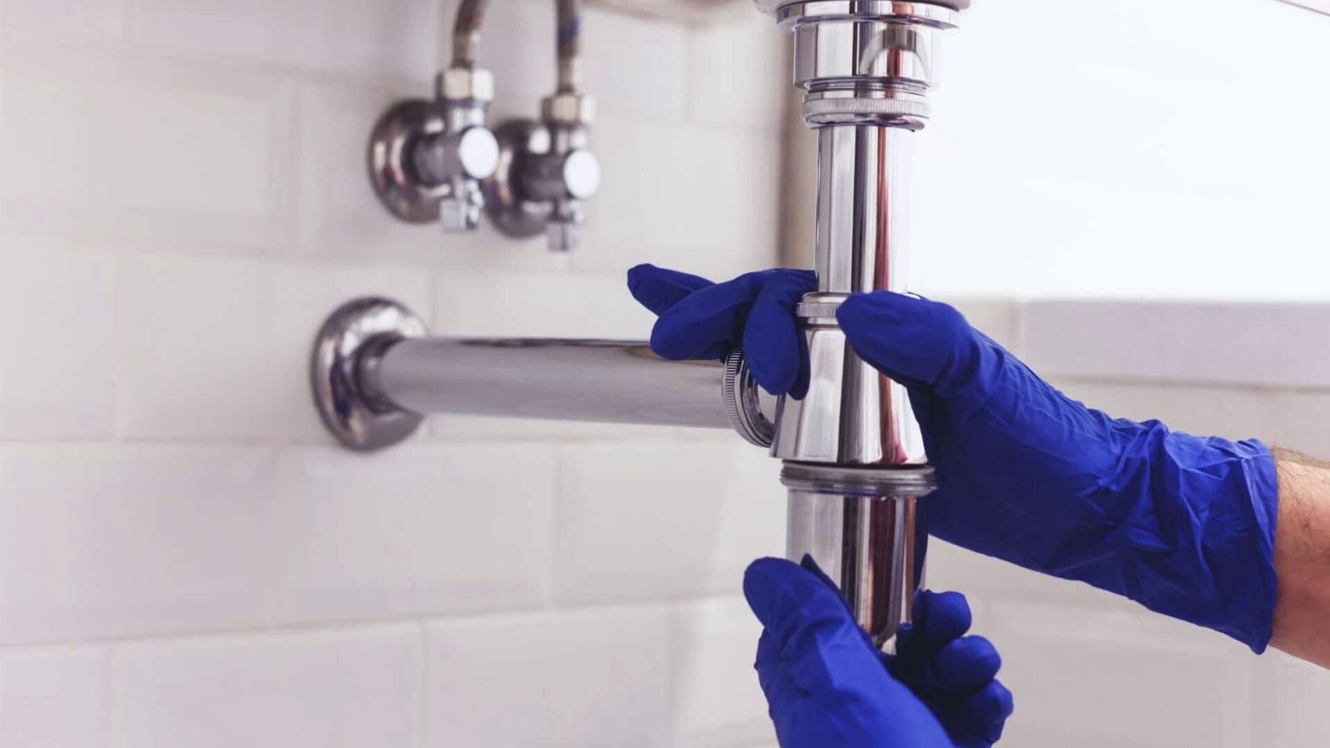 DIY Plumbing When To Call A Professional?‐ WP Plumbing
