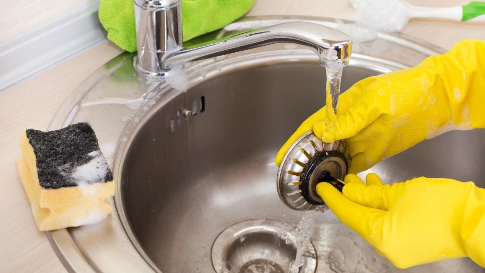 how-to-unclog-a-sink-drain-with-baking-soda-vinegar-wp-plumbing