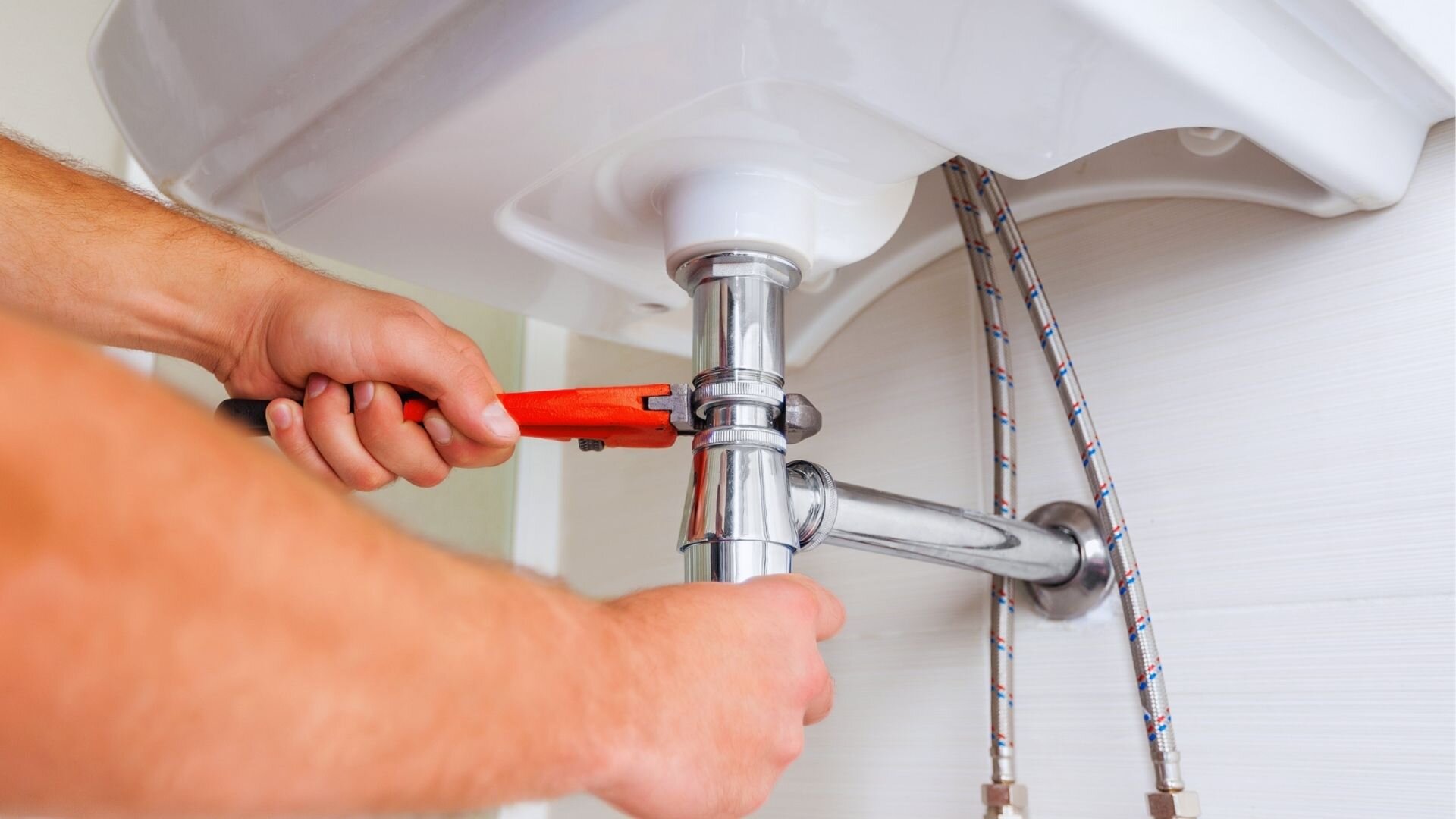 DIY Plumbing: When To Call A Professional?‐ WP Plumbing