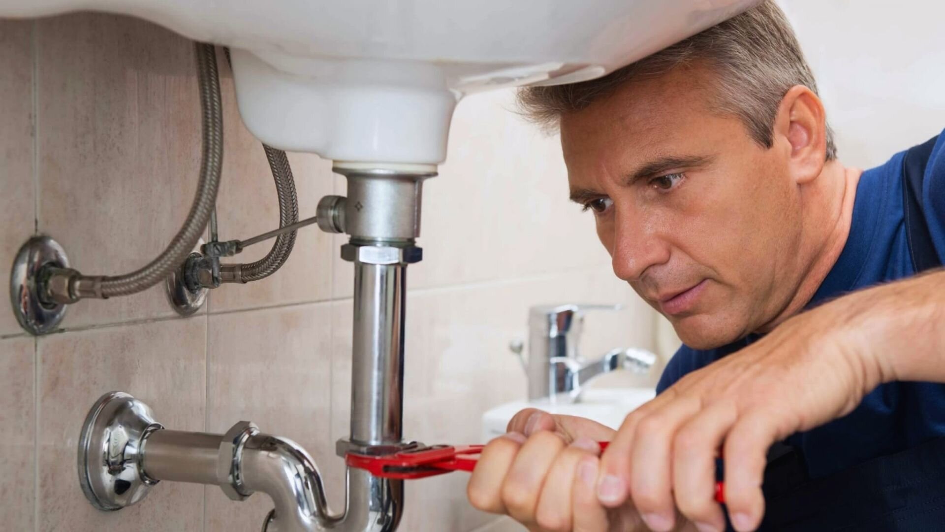 DIY Plumbing: When To Call A Professional?‐ WP Plumbing