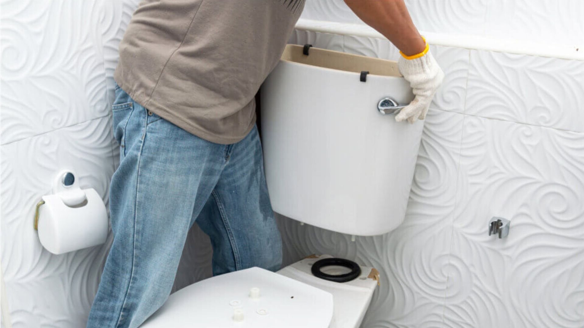 Should I Call a Plumber For Toilet Cistern Leak Repairs?‐ WP Plumbing