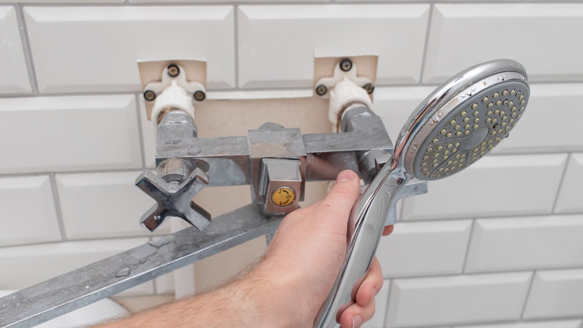 Can a Leaking Shower Head Affect Water Pressure?‐ WP Plumbing