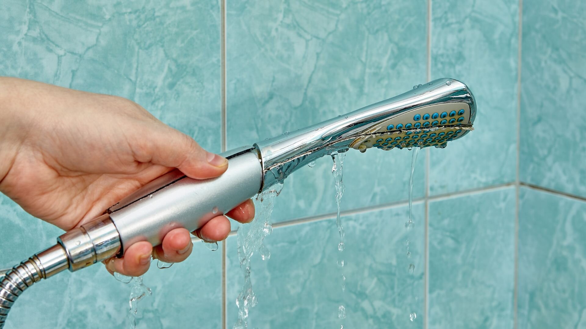 Can a Leaking Shower Head Affect Water Pressure?‐ WP Plumbing