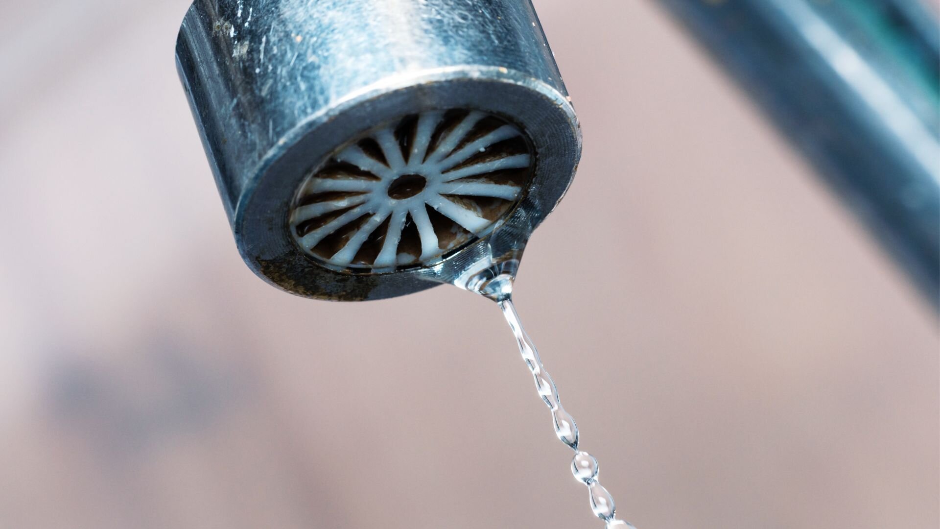 How to Fix a Leaking Tap A StepbyStep Guide to Replacing Washers‐ WP